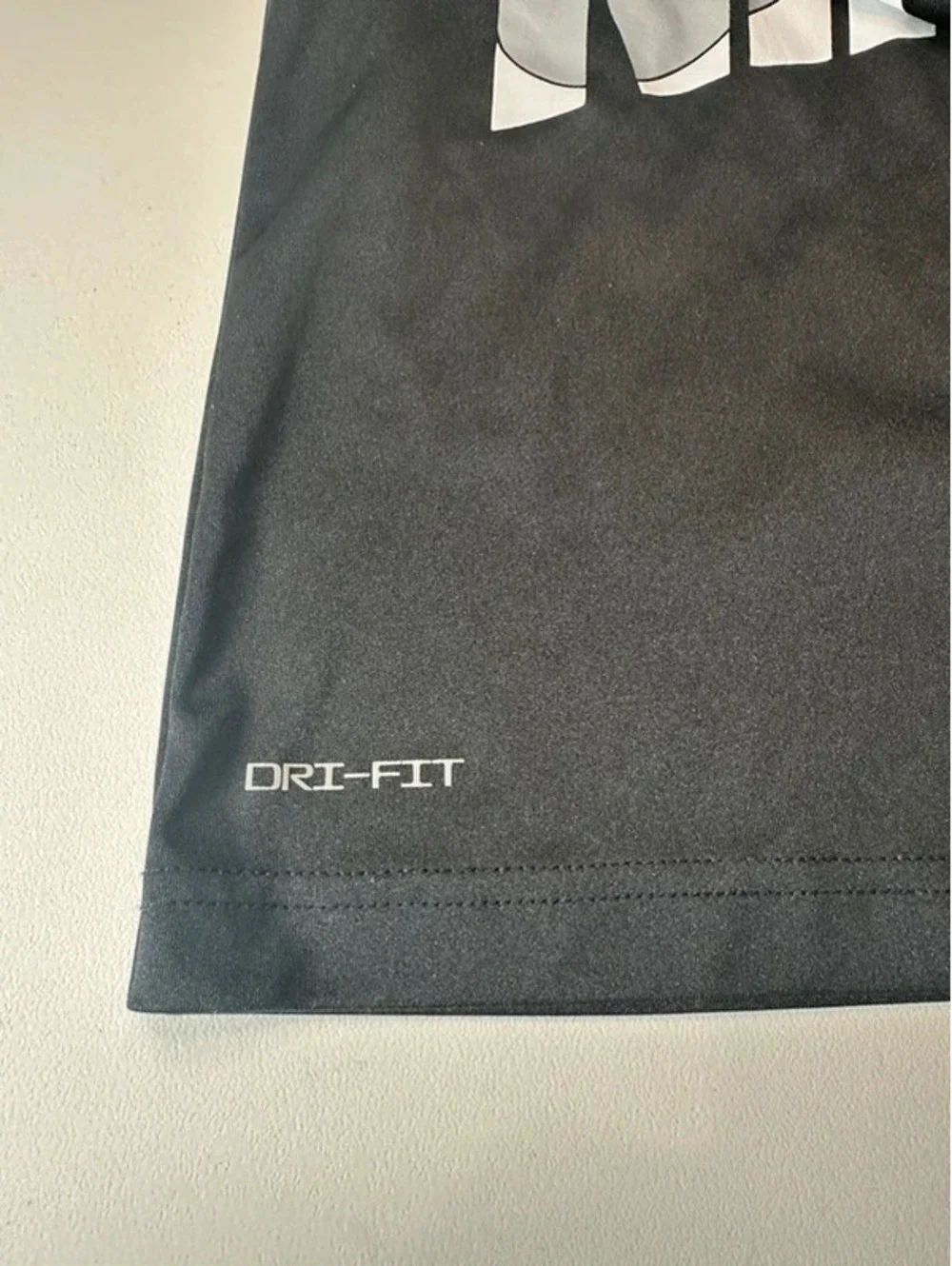 Nike Dri-FIT Kids Black Graphic T-Shirt Size 5 4-5 Years G00130